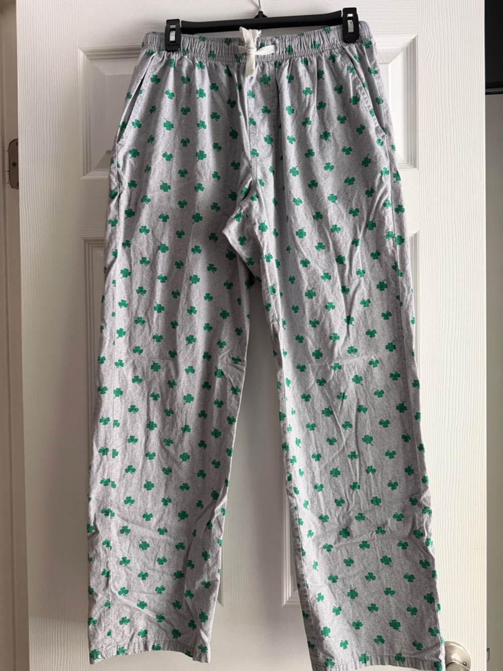 Old Navy Gray Pajama Pants with Green Clover Print